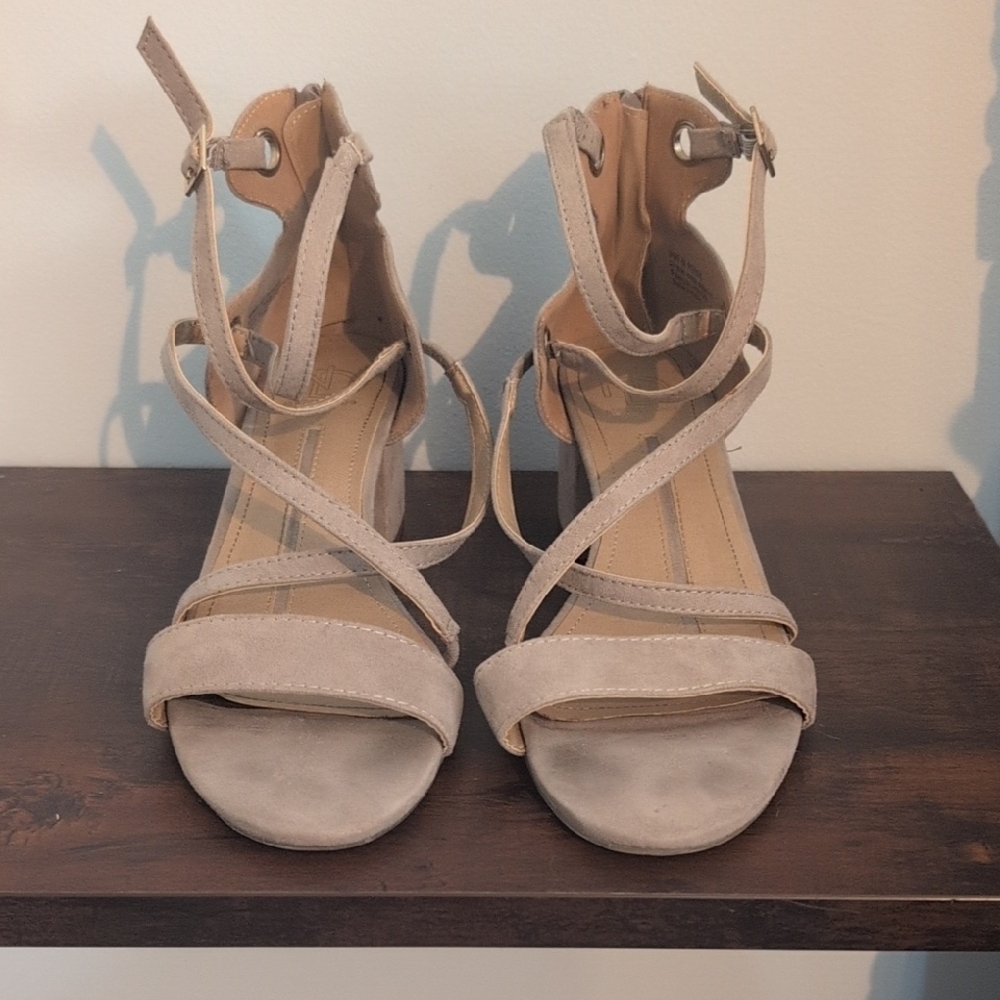 New Directions Beige Strappy Sandals
